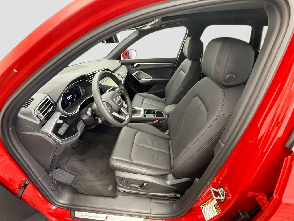 Certified 2025 Audi Q3 2.0T Premium Plus w/ Premium Plus Package image 17