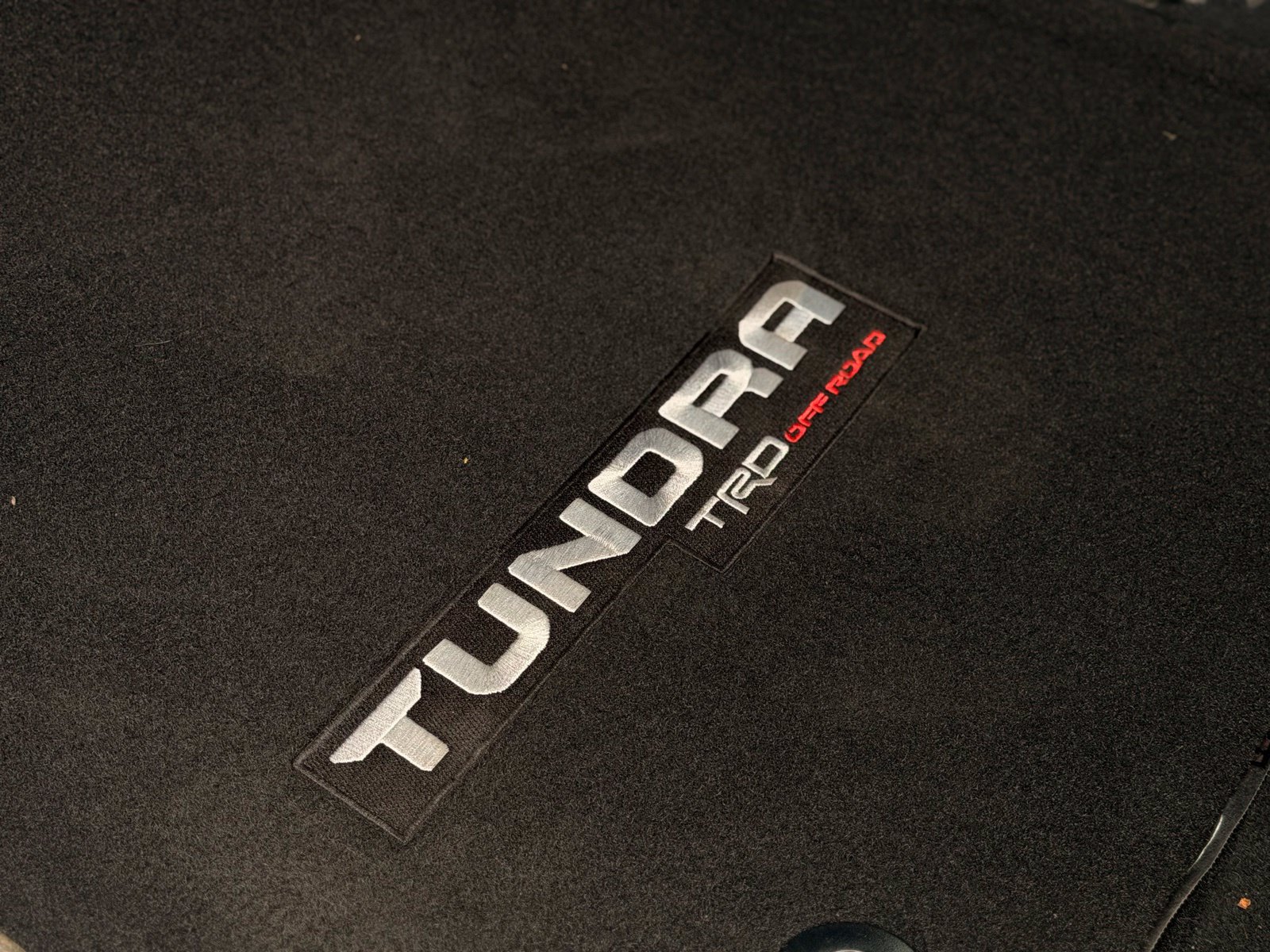 Used 2020 Toyota Tundra Limited w/ Limited Premium Package AWD/4WD image 18