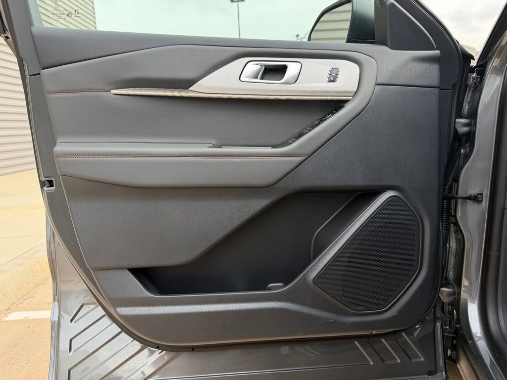 New 2026 Ford Explorer Active w/ Active Comfort Package RWD image 17