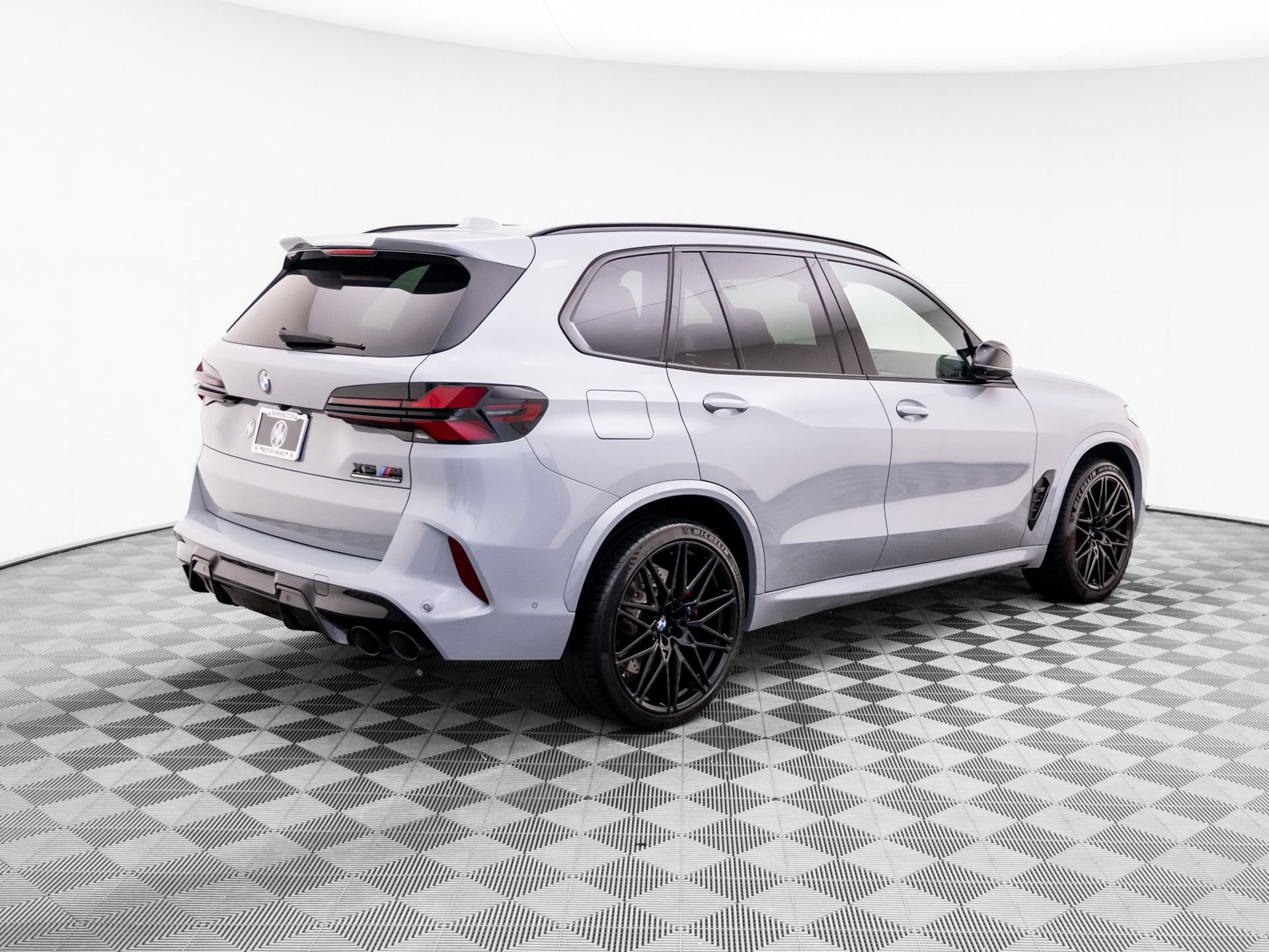 Used 2025 BMW X5 M Competition w/ Executive Package AWD/4WD image 5