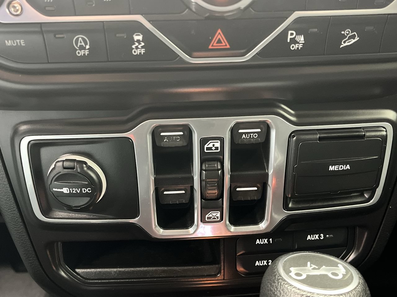 Used 2018 Jeep Wrangler Unlimited Sport S AWD/4WD image 21