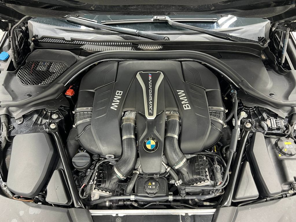 Used 2018 BMW M550i xDrive image 29