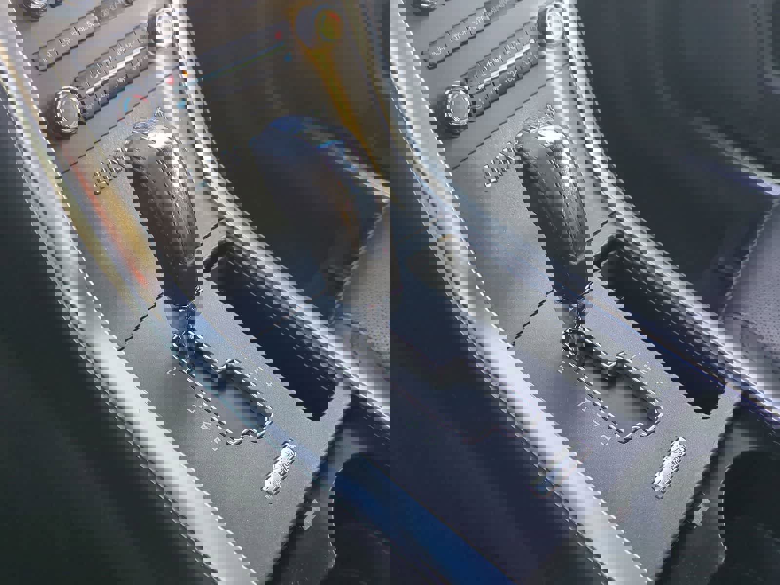 Used 2009 Lincoln MKS AWD image 33