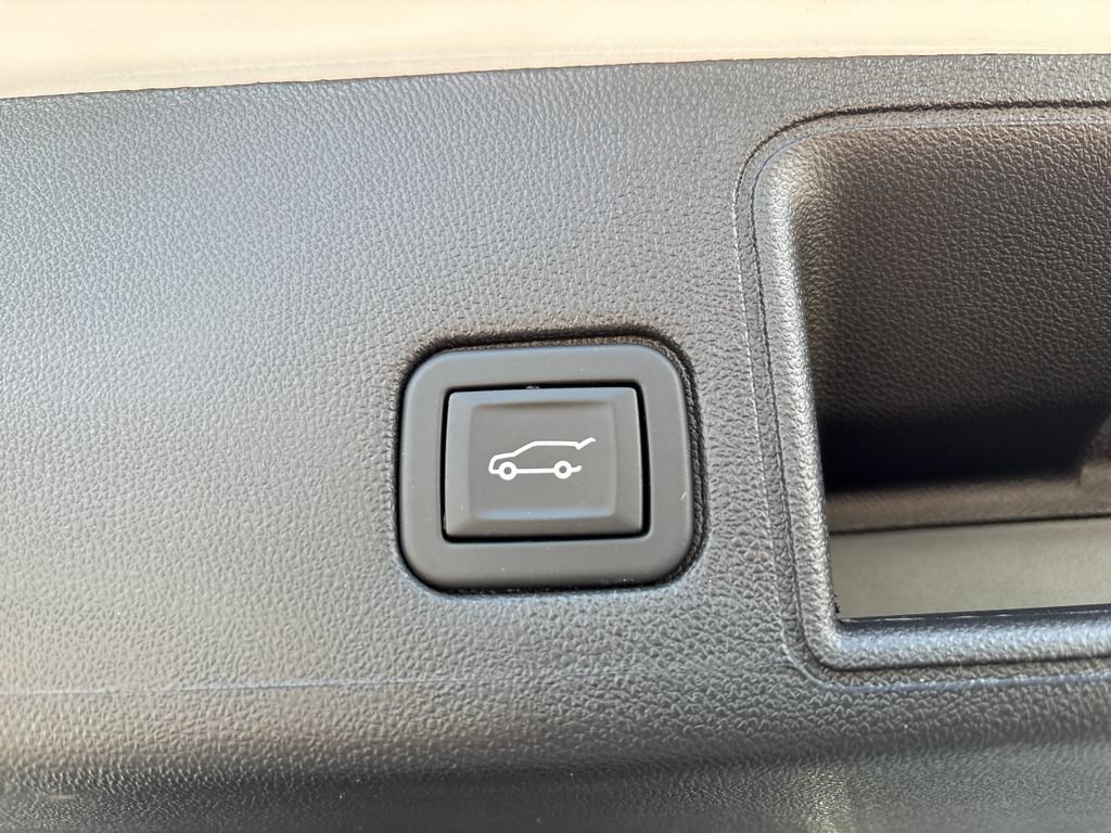 Used 2024 GMC Terrain SLT w/ Infotainment Package II AWD/4WD image 40