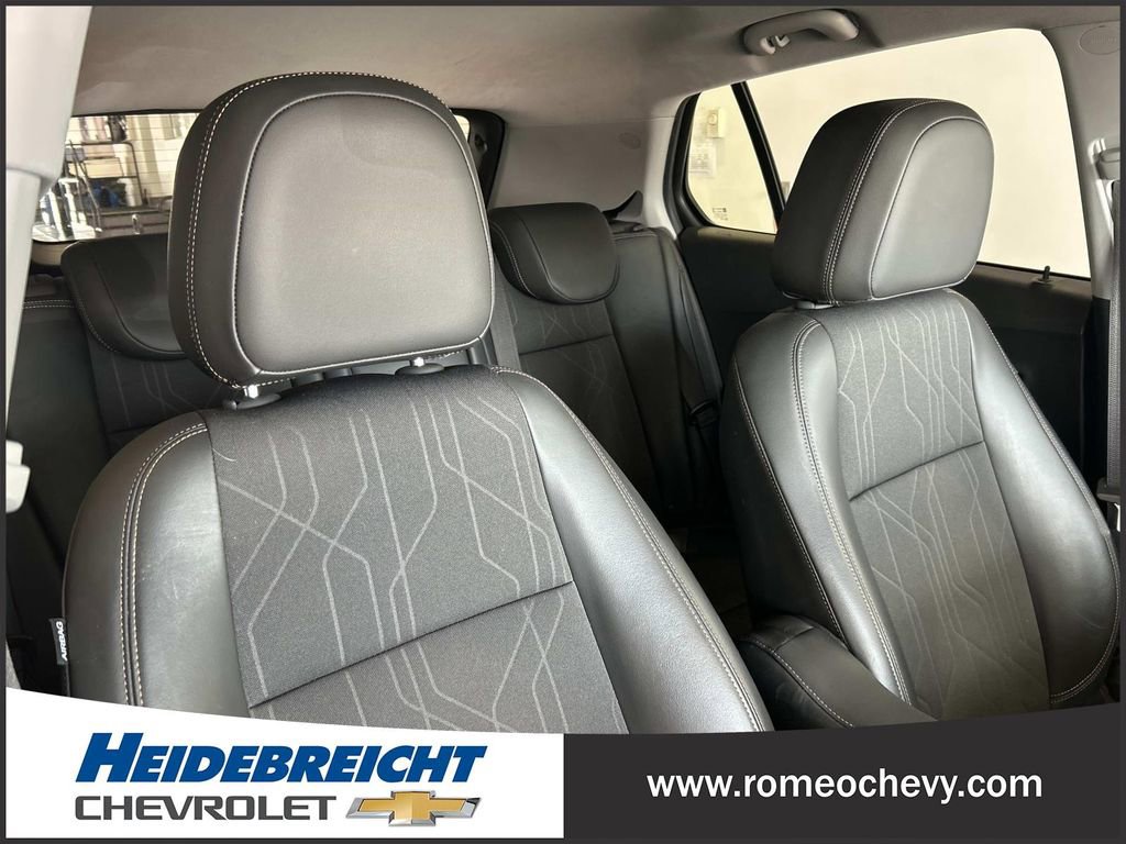 Certified 2022 Chevrolet Trax LT w/ LT Convenience Package AWD/4WD image 33