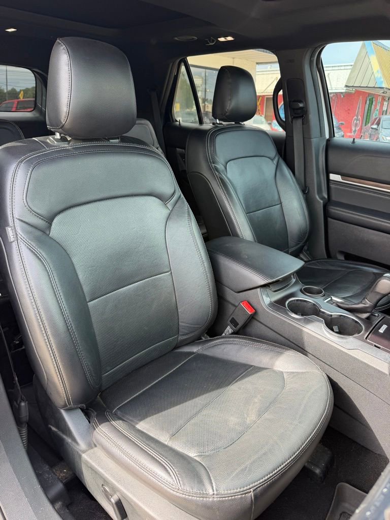 Used 2019 Ford Explorer Limited w/ Ford Safe & Smart Package FWD image 21