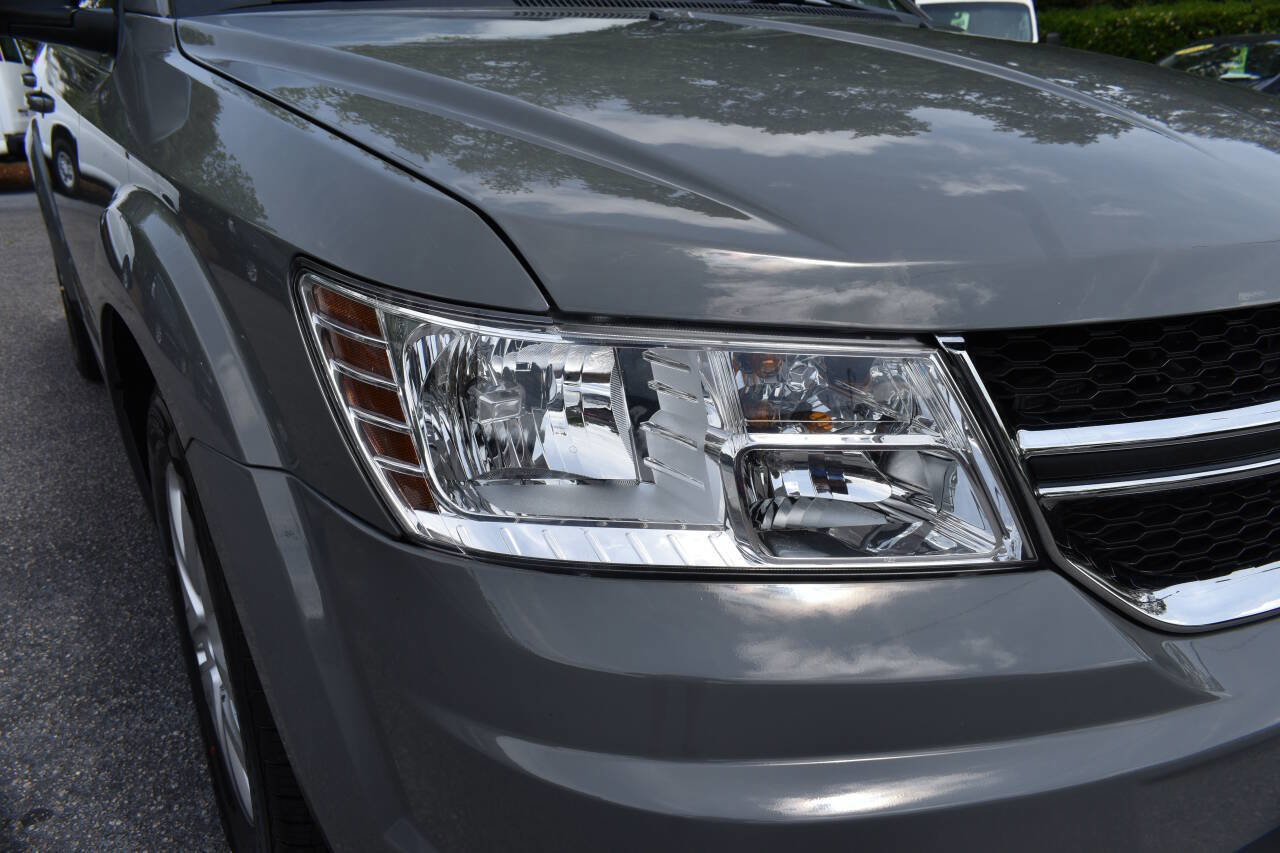 Used 2020 Dodge Journey SE FWD image 35