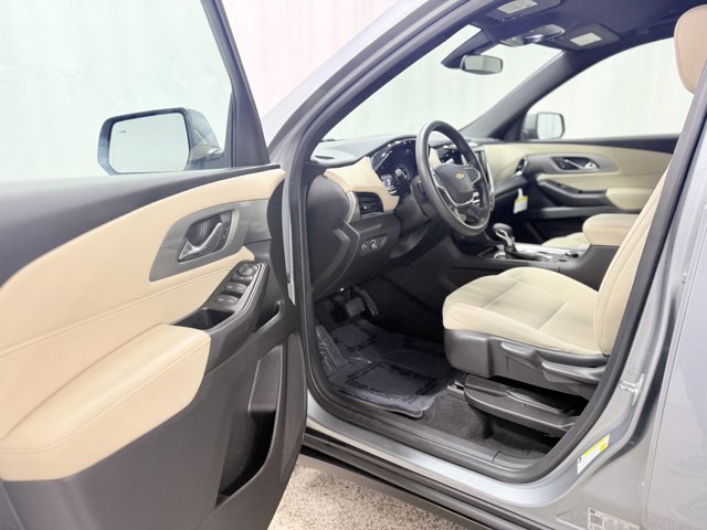 Used 2023 Chevrolet Traverse LS w/ Safety Package AWD/4WD image 11