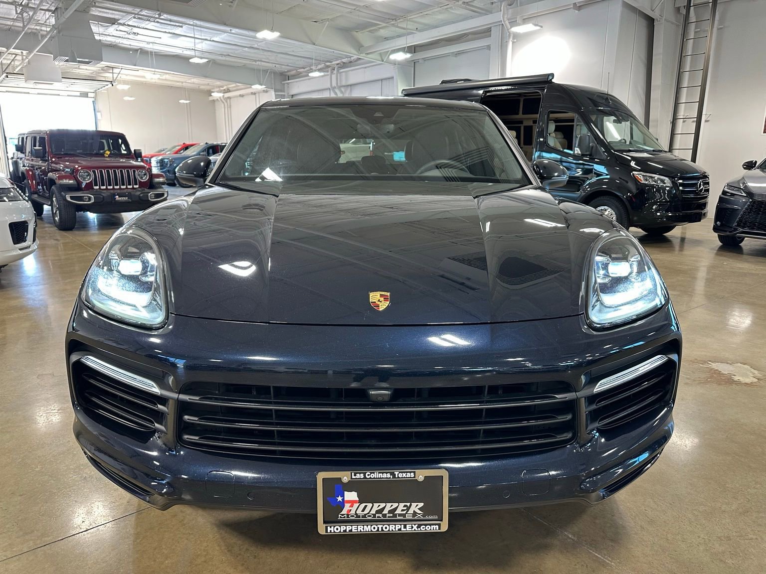 Used 2021 Porsche Cayenne image 2