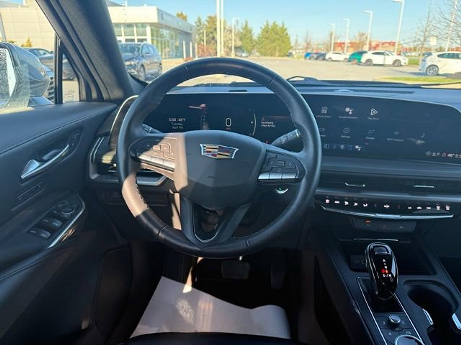 Used 2025 Cadillac XT4 Premium Luxury image 6