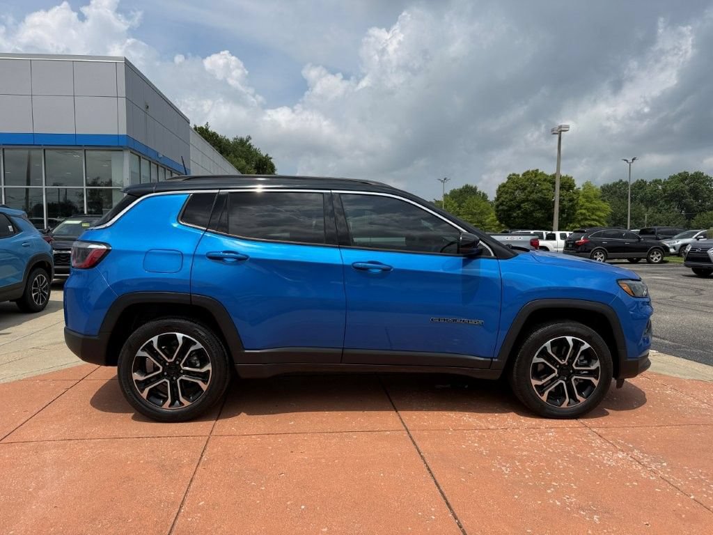 Used 2023 Jeep Compass Limited AWD/4WD image 7