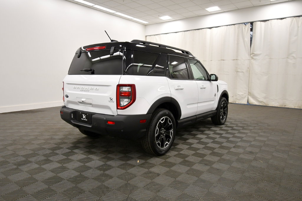 Used 2025 Ford Bronco Sport Outer Banks AWD/4WD image 8