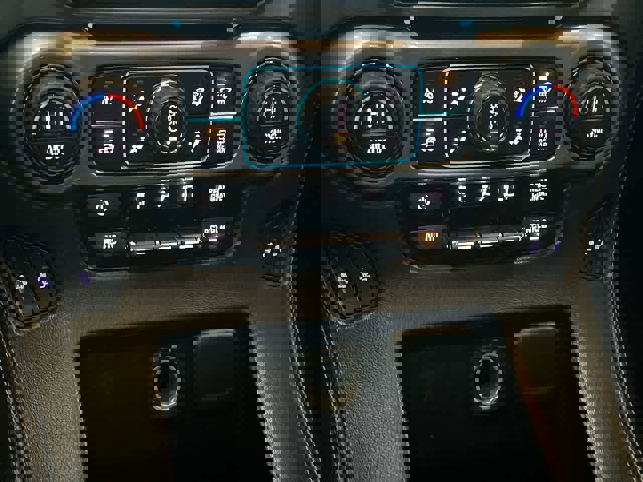 Used 2018 Chevrolet Tahoe LT image 19