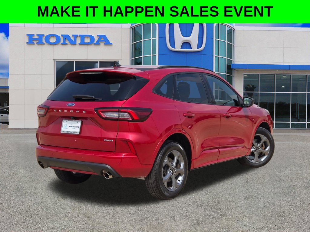 Used 2023 Ford Escape ST-Line w/ Tech Pack #1 AWD/4WD image 3