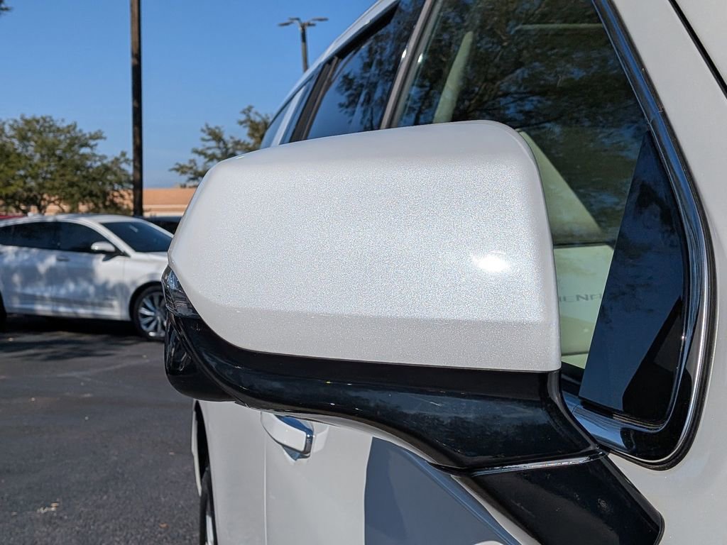 Used 2021 GMC Yukon Denali w/ Denali Premium Package image 12