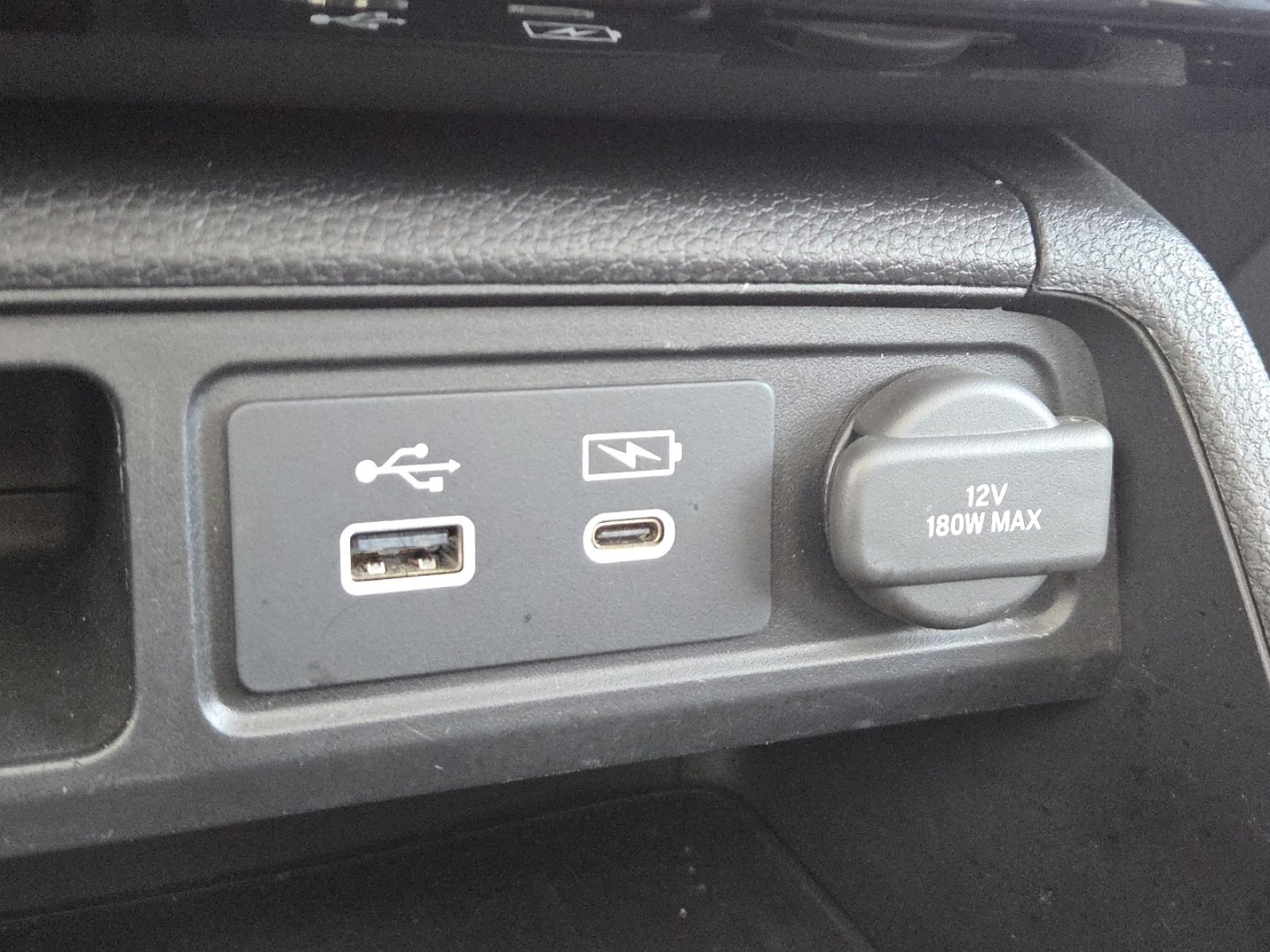 Used 2023 Honda Pilot Touring image 8