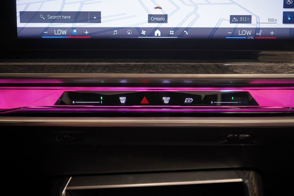 Used 2025 BMW i7 eDrive50 w/ M Sport Package image 13