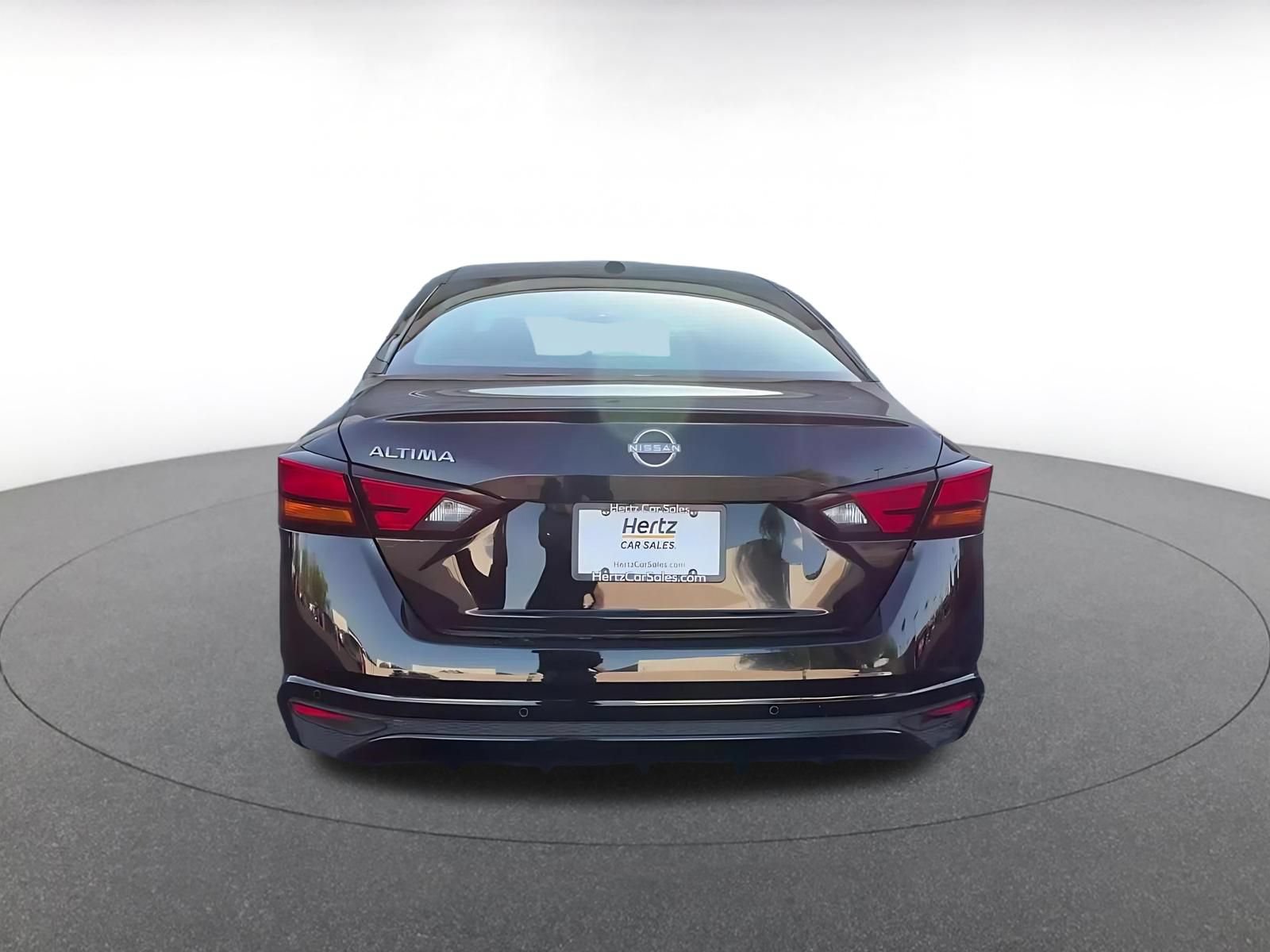 Used 2025 Nissan Altima 2.5 SV FWD image 12