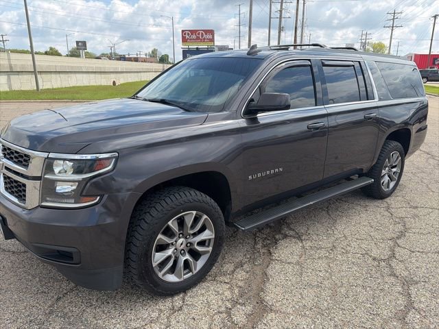Used 2018 Chevrolet Suburban LT AWD/4WD image 3