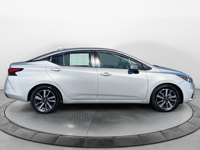 Used 2022 Nissan Versa SV image 6