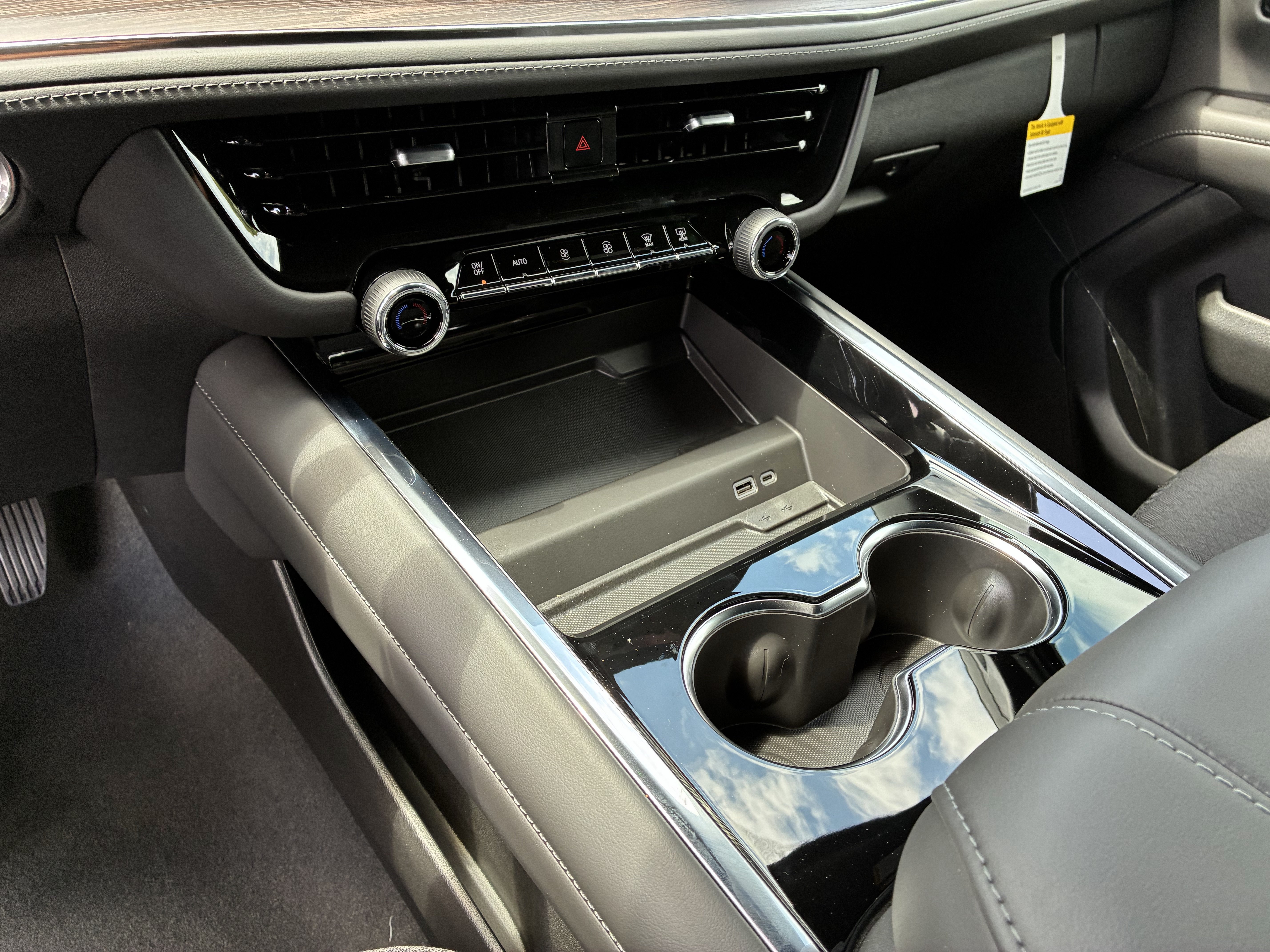 New 2026 Chevrolet Suburban LS w/ Max Trailering Package RWD image 34
