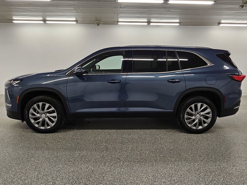 Used 2025 Buick Enclave Preferred image 7