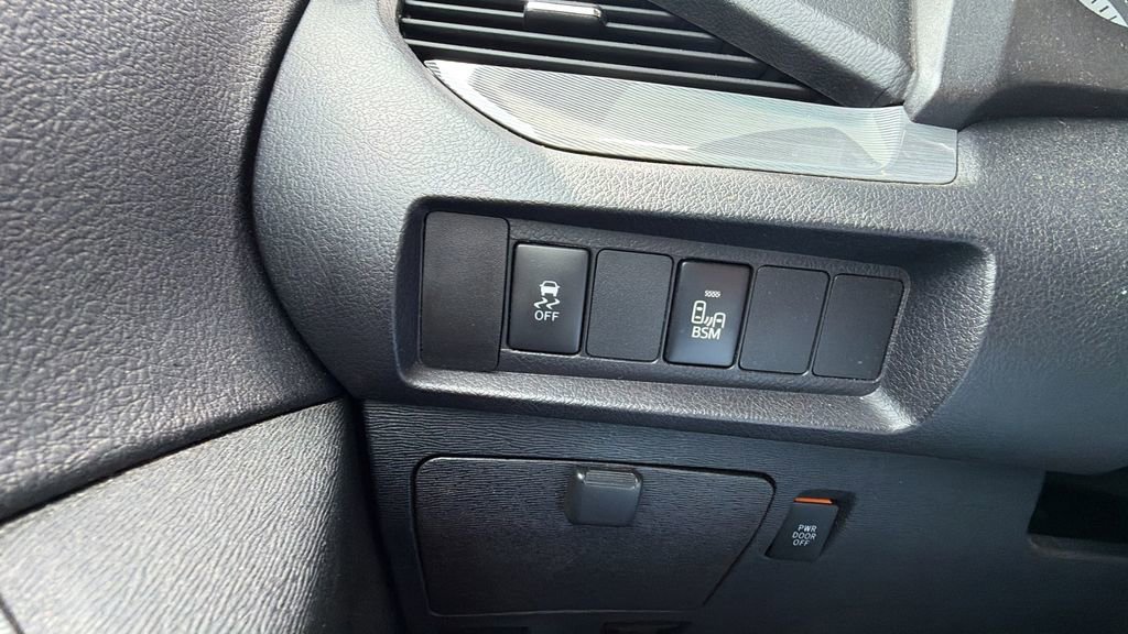 Used 2017 Toyota Sienna SE Premium FWD image 22