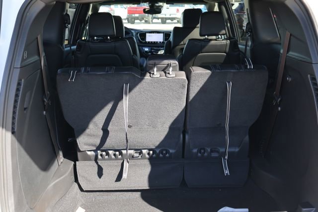 New 2026 Chrysler Pacifica Select image 8