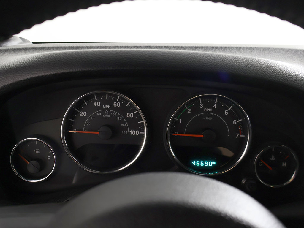 Used 2018 Jeep Wrangler Unlimited Sahara AWD/4WD image 33