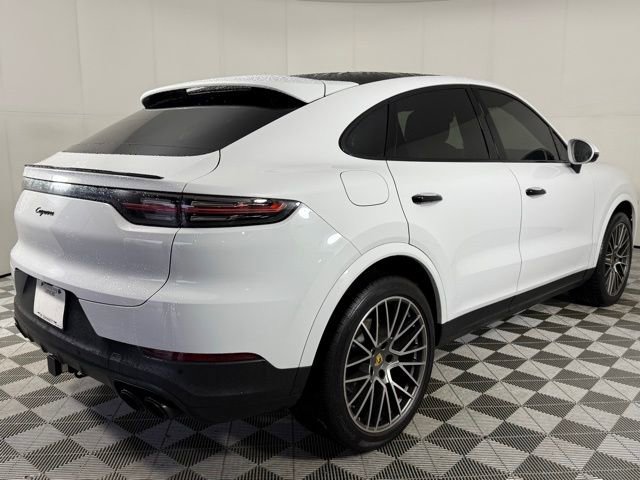 Used 2023 Porsche Cayenne Platinum Edition image 7