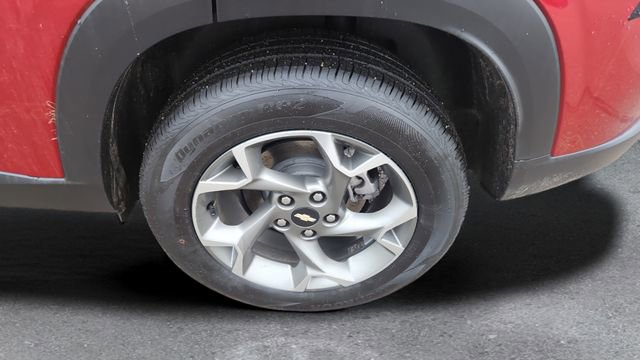 Used 2025 Chevrolet Trax LT w/ LT Convenience Package image 22
