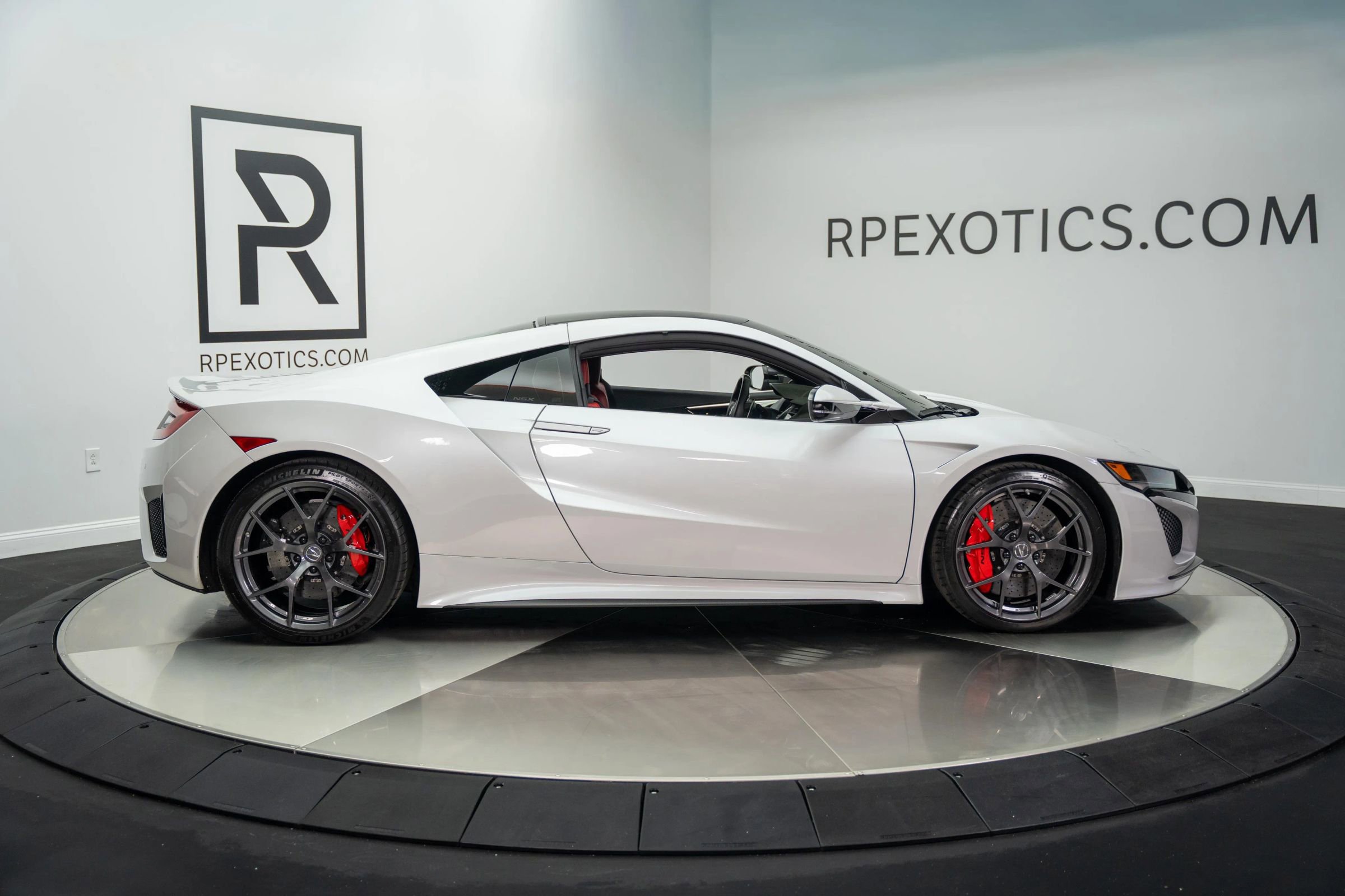 Used 2017 Acura NSX image 10