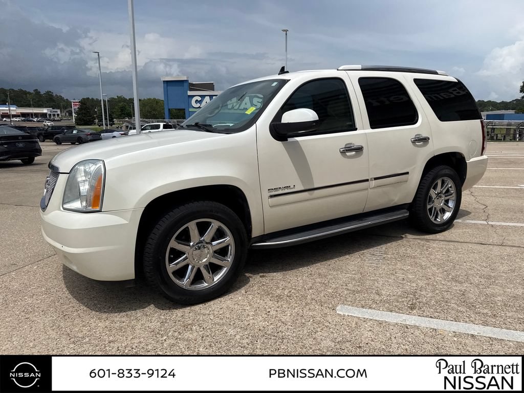 Used 2014 GMC Yukon Denali RWD image 2