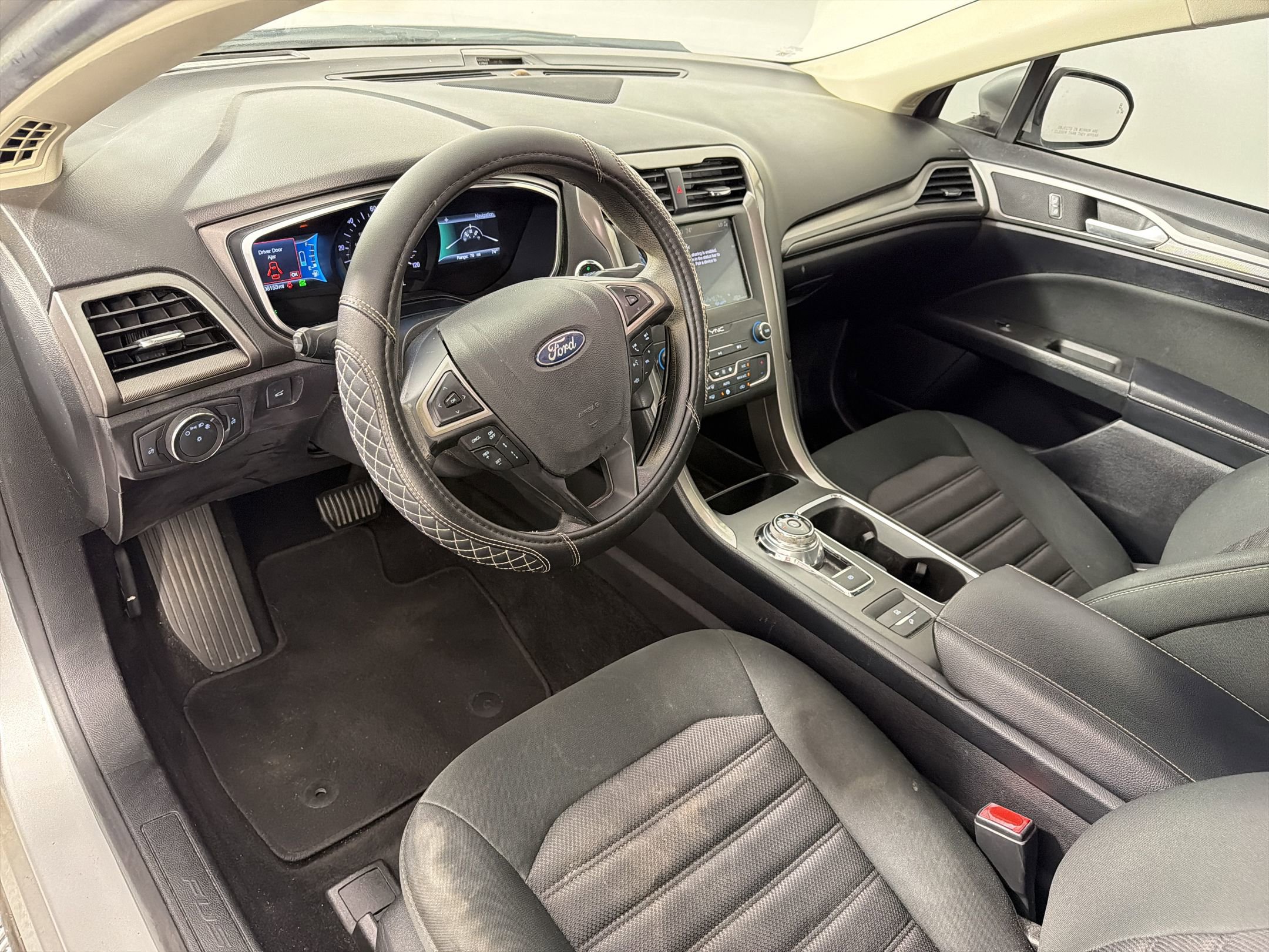 Used 2019 Ford Fusion SE image 4