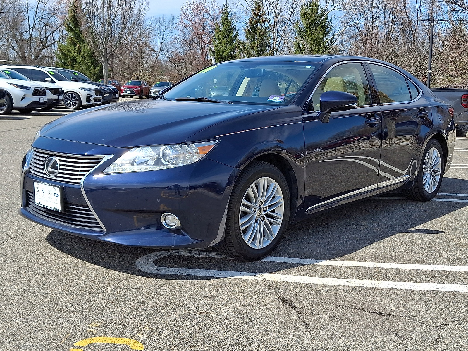 Used 2014 Lexus ES 350 w/ Luxury Package image 3