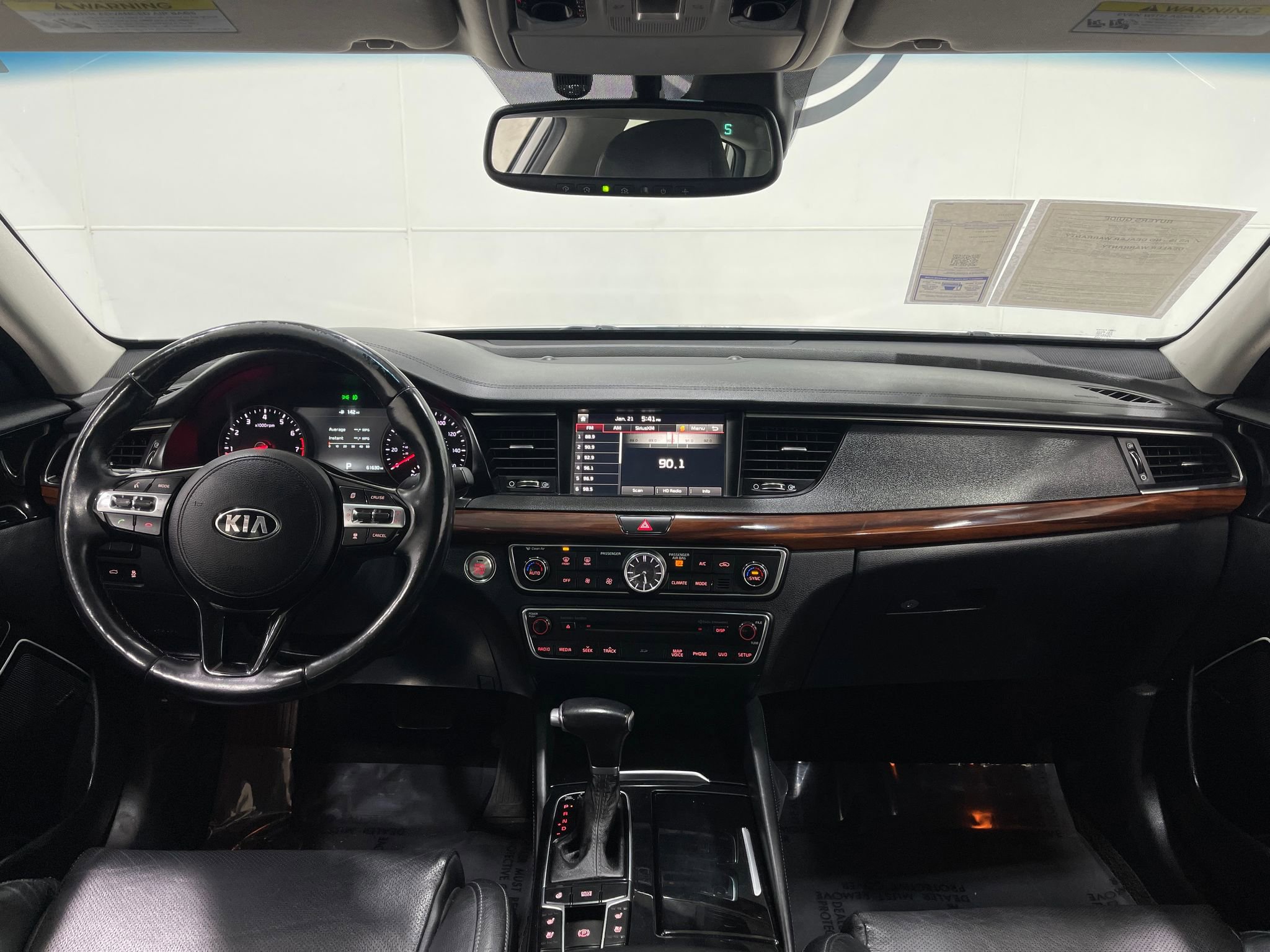 Used 2018 Kia Cadenza Technology image 21