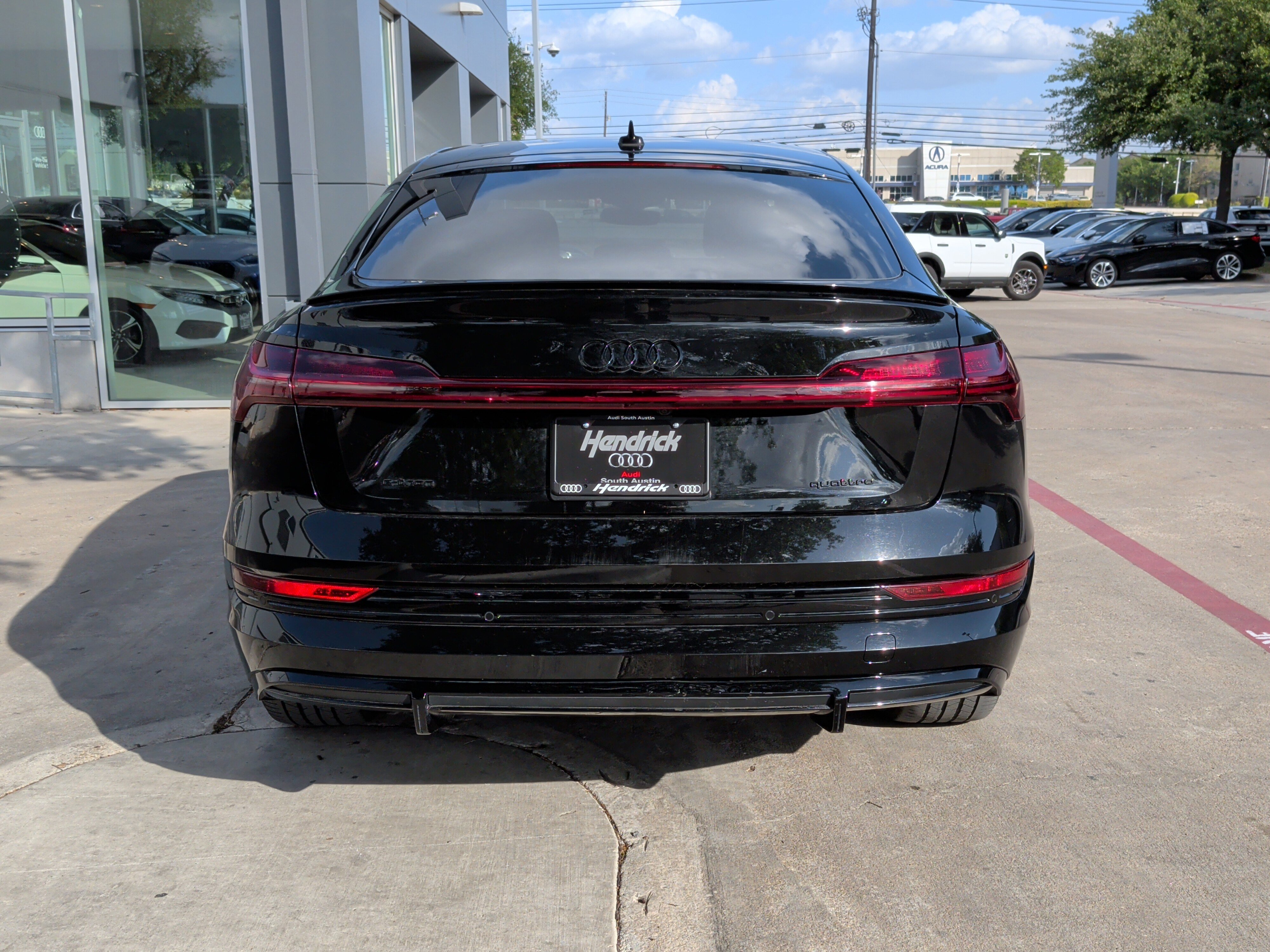 Used 2023 Audi e-tron Premium w/ Convenience Plus Package image 9