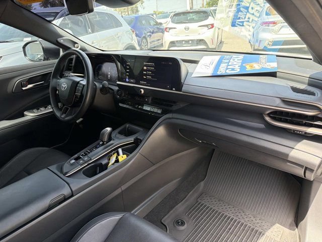 Used 2023 Toyota Crown AWD/4WD image 18