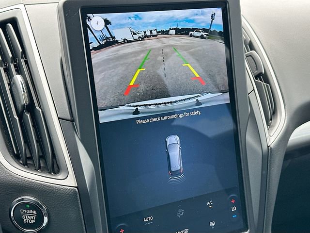 Used 2024 Ford Edge SE w/ Black Appearance Package image 13