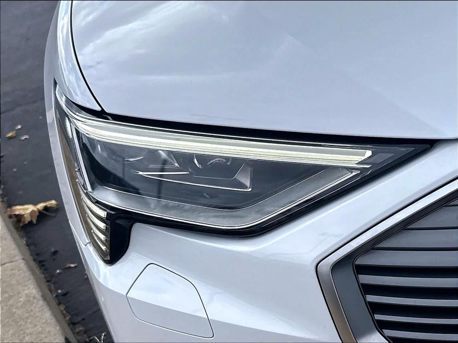 Used 2021 Audi e-tron Prestige w/ Prestige Package AWD/4WD image 33