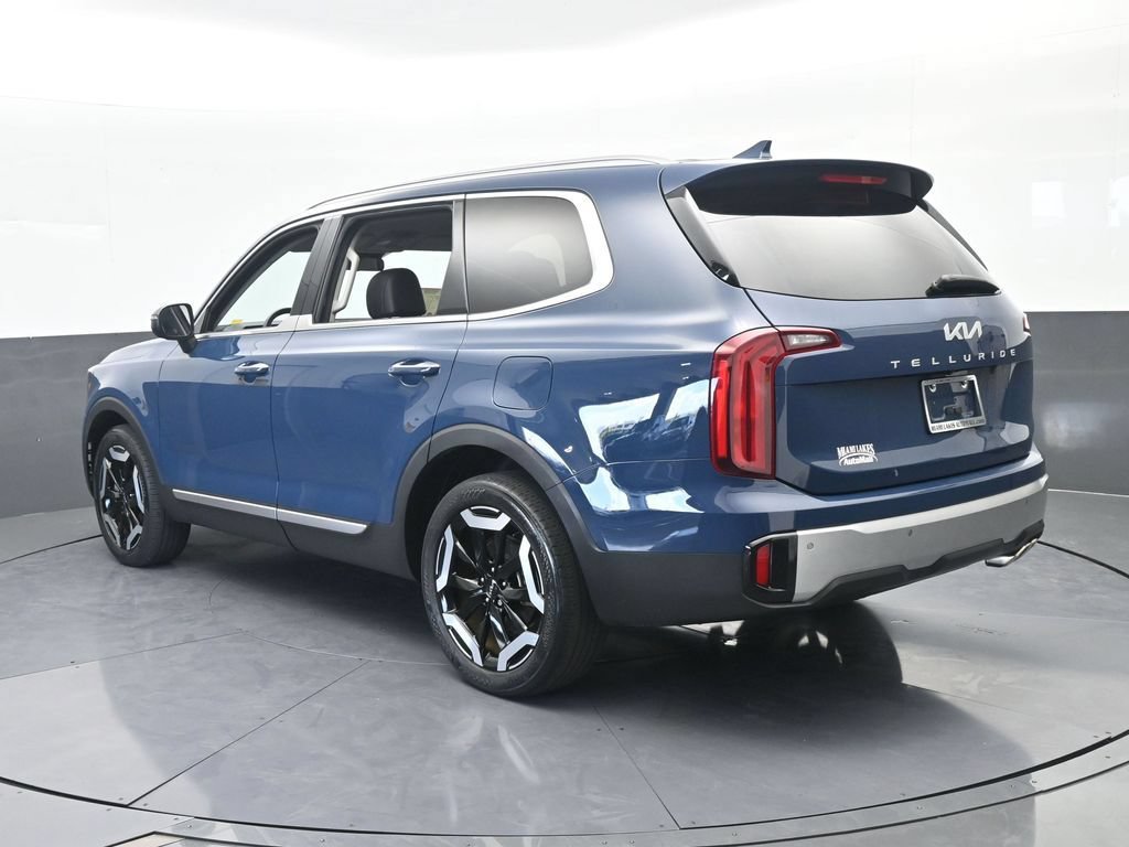 Used 2024 Kia Telluride S FWD image 4