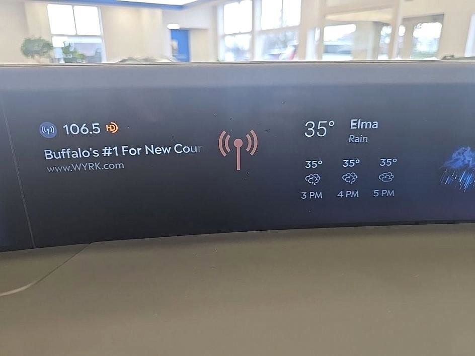 Used 2025 Lincoln Nautilus Reserve image 17