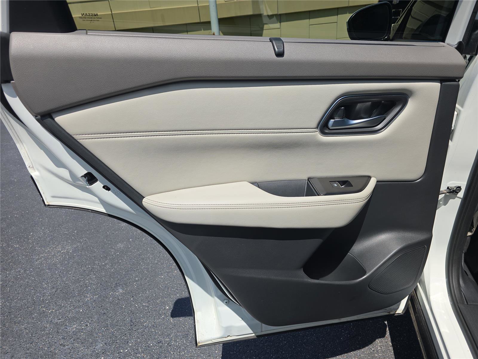 Used 2021 Nissan Rogue SL w/ Premium Package FWD image 11