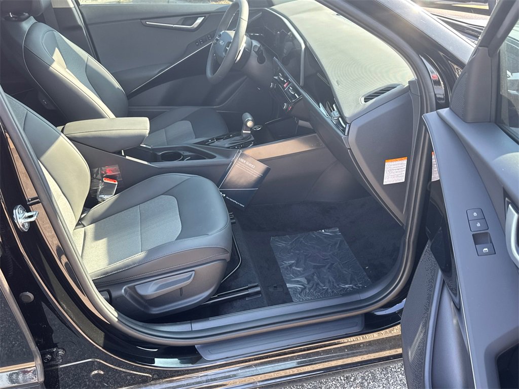 New 2024 Kia Niro EX Touring image 13