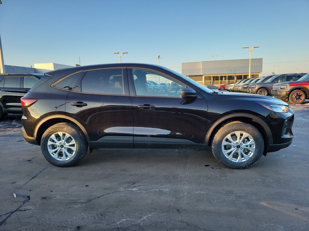 New 2026 Ford Escape Active w/ Cold Weather Package AWD/4WD image 3