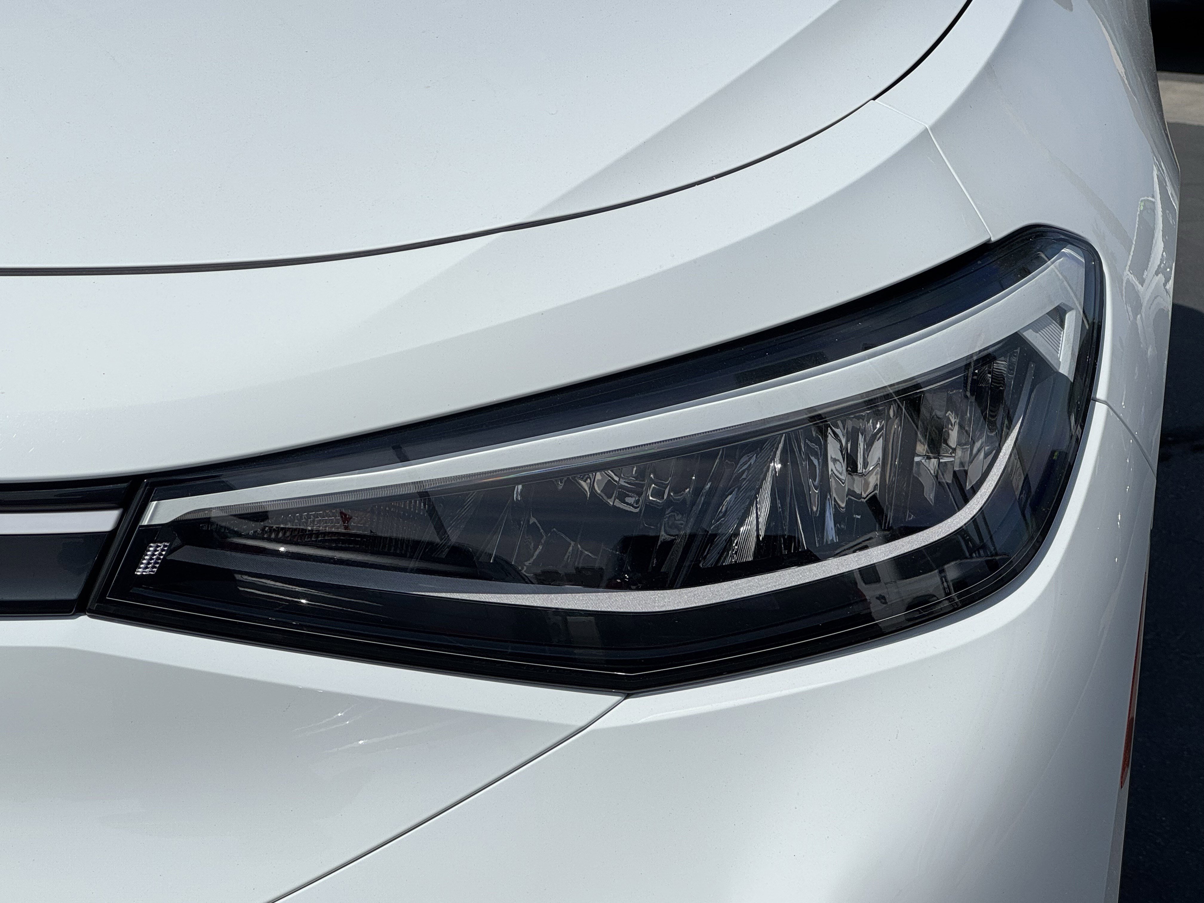 Used 2023 Volkswagen ID.4 2WD image 6