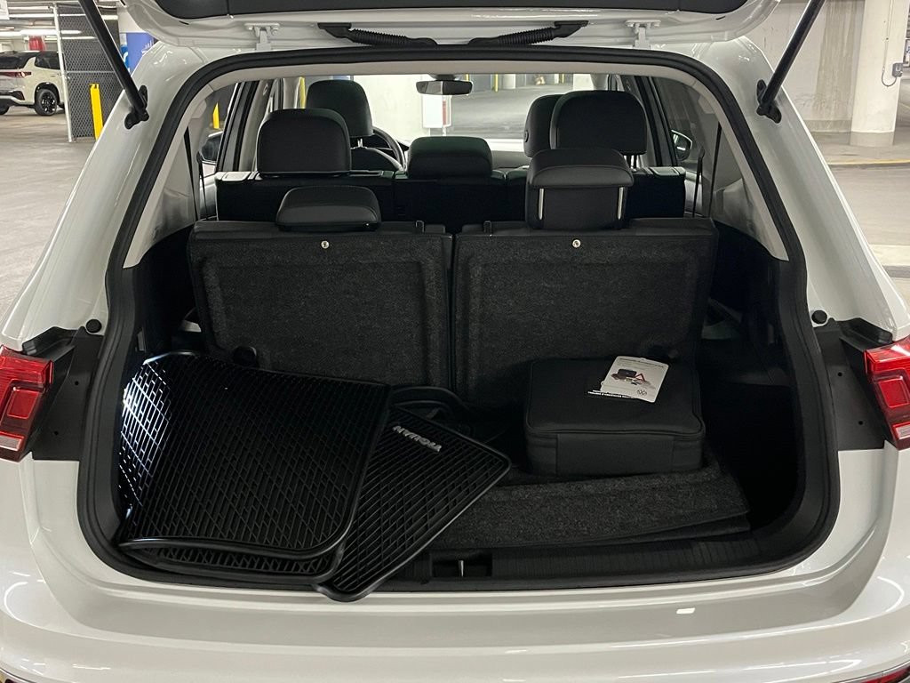 Used 2023 Volkswagen Tiguan SE w/ Panoramic Sunroof Package FWD image 38
