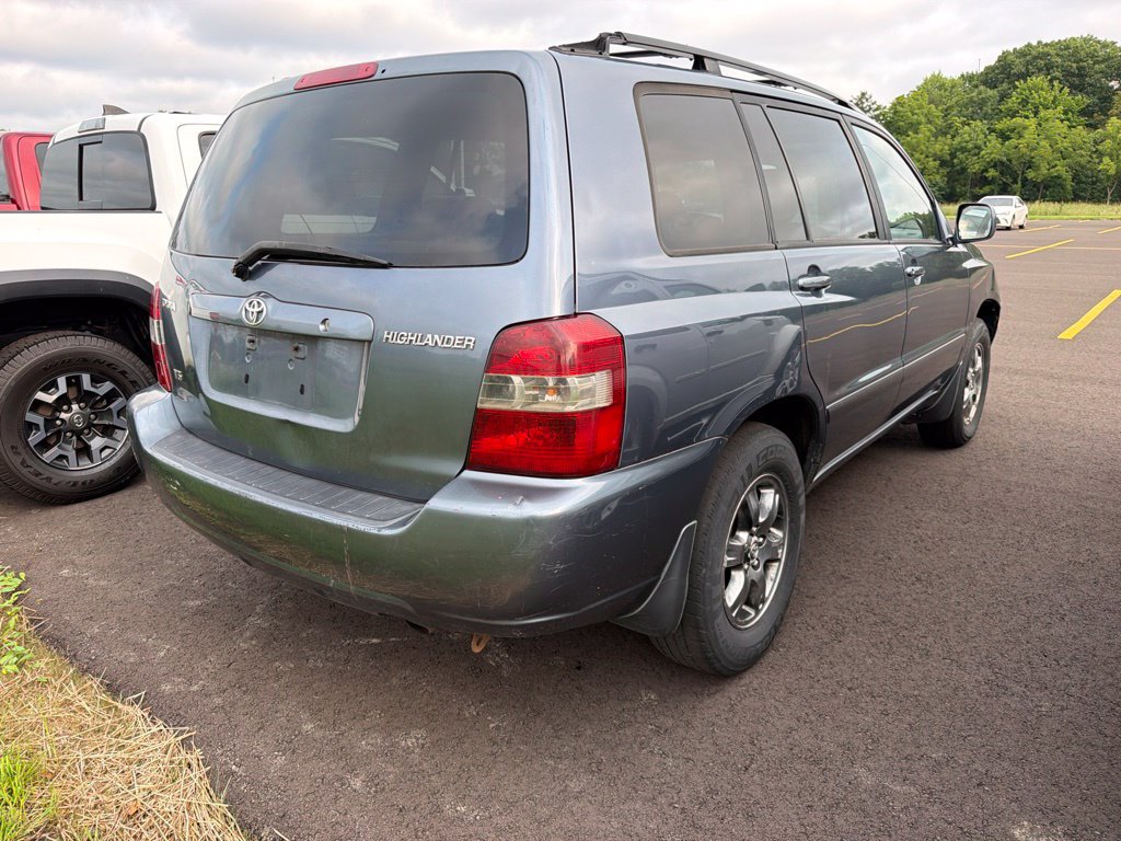 Used 2005 Toyota Highlander 2WD V6 w/ 3rd Row image 7