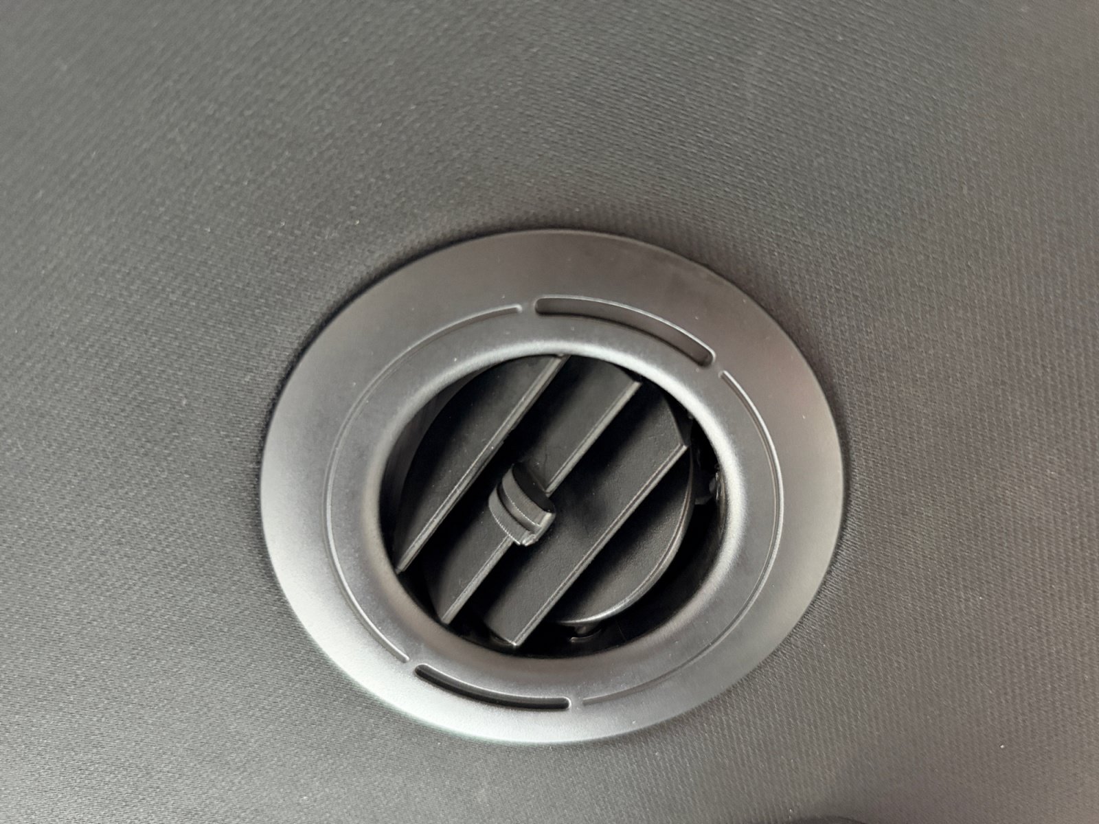Used 2019 Dodge Grand Caravan SXT w/ Driver Convenience Group FWD image 32
