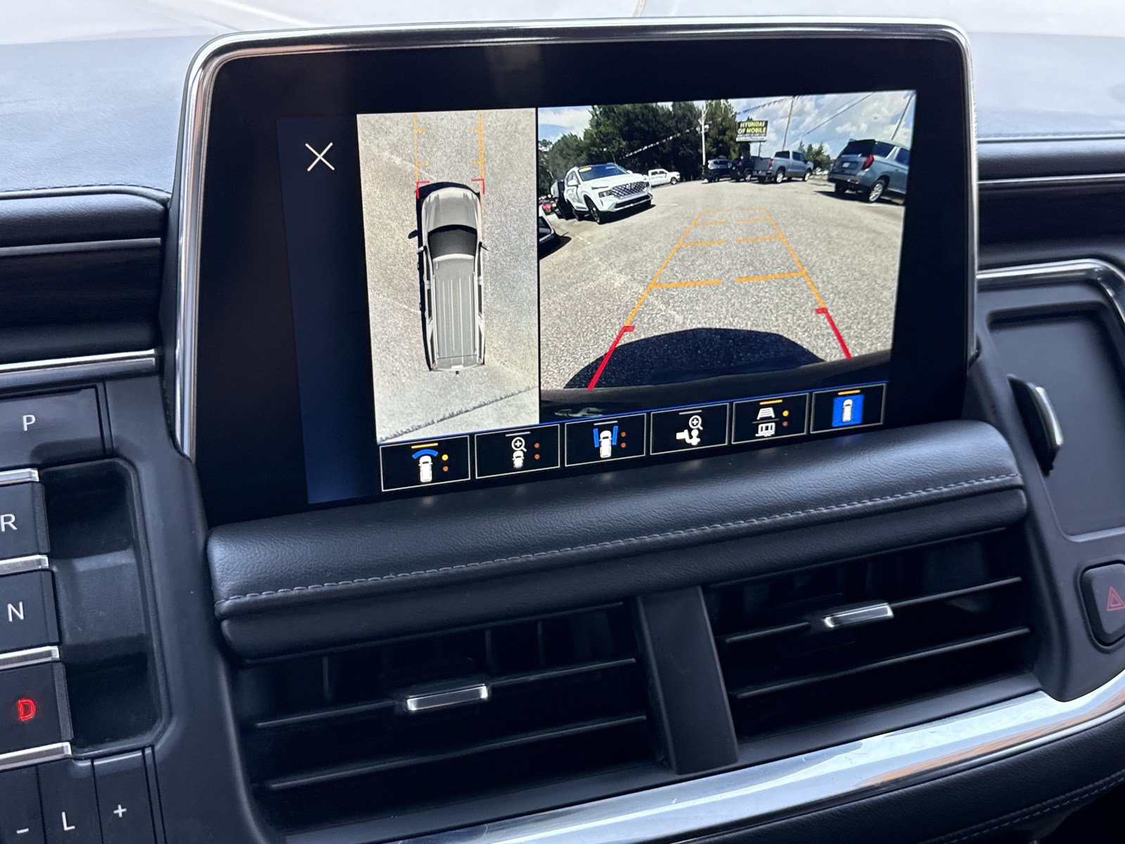 Used 2022 Chevrolet Tahoe LT w/ LT Signature Package RWD image 30